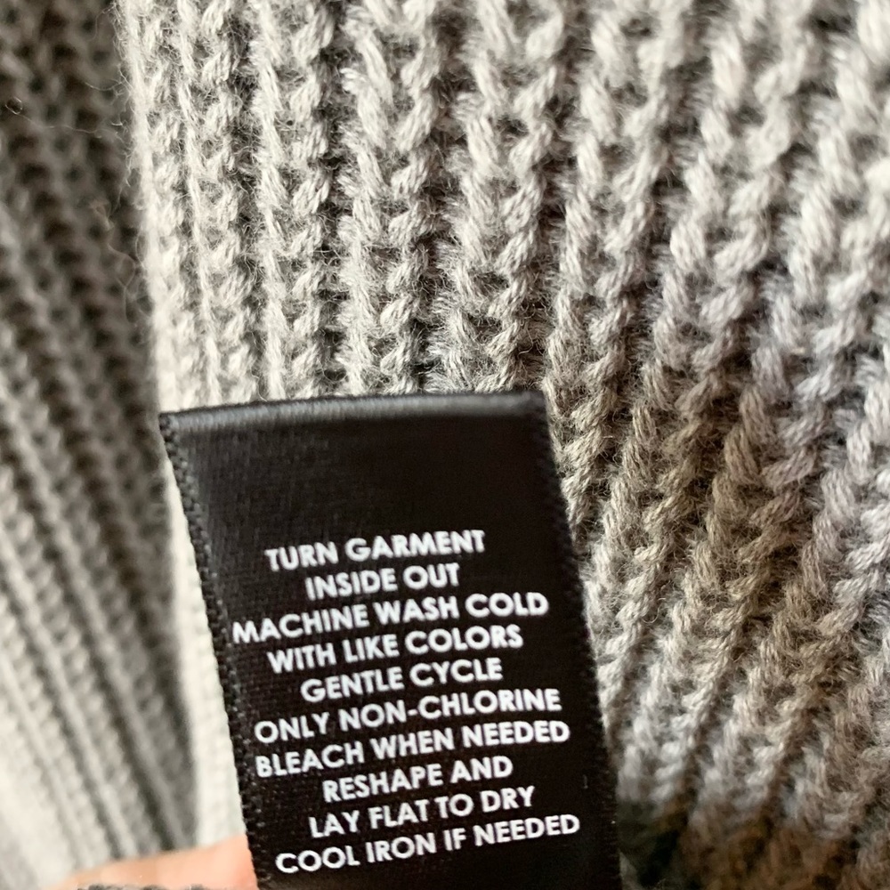 Torrid Gray Red Orange Trim Sweater Size 4X NEW - Picture 6 of 8